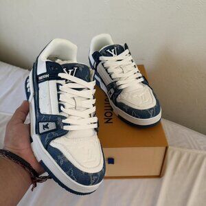 Louis Vuitton trainer size women 10（eu40）